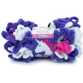 (1 skein) Lion Brand Yarn قبالة Hook Magic No Needle Bulky Yarn ، علامة السلام