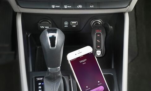 جهاز إرسال FM من Bracketron Roadtripper مزود بتقنية البلوتوث لتوصيل صوت الهاتف بالسيارات والشاحنات RVs والحافلات والقوارب ومكبرات صوت الراديو in Kuwait