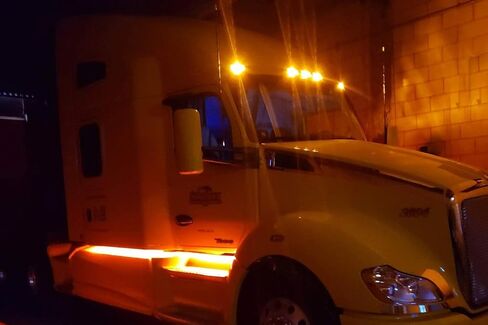iJDMTOY 5pc Amber Lens Super Bright Amber Full LED Front Cab Roof Marker Lights Compatible with Kenworth T680 T770 T880, Peterbilt 579 Semi-Truck in Saudi Arabia