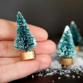 Miniature Christmas Trees, Frosted Evergreen Trees with Gold Wooden Bases, Christmas Trees with Snow, for Christmas Village, Diorama, Dollhouse or Fairy Garden (8PCS)