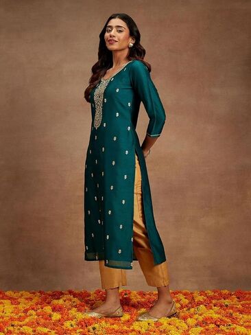 طقم كورتي نسائي 3/4 كم من مزيج الحرير ورقبة دائرية على شكل حرف A - أخضر تورال in Kuwait