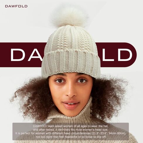 قبعة نسائية محبوكة، قبعة شتوية دافئة مبطنة بالساتان مع كرة من الفرو الصناعي للطقس البارد، التزلج، في الهواء الطلق in Kuwait