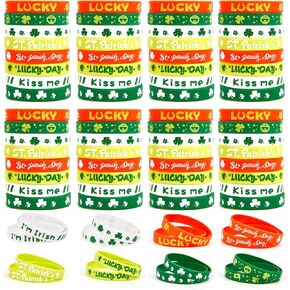 64 Pcs St Patrick's Day Bracelets Rubber Wristband Party Favor Classroom Lucky Shamrock Wristband Green Rubber Kiss Me Bracelets Party Favors for Patrick's Day Party Decorations Supplies
