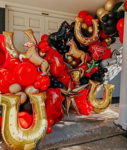 Derby Balloon Garland Arch KT ، 144pcs بالونات حمراء ذهبية سوداء مع روز حصان حصان البالونات للركض لزخارف سباق الخيل في كنتاكي في كنتاكي in Kuwait
