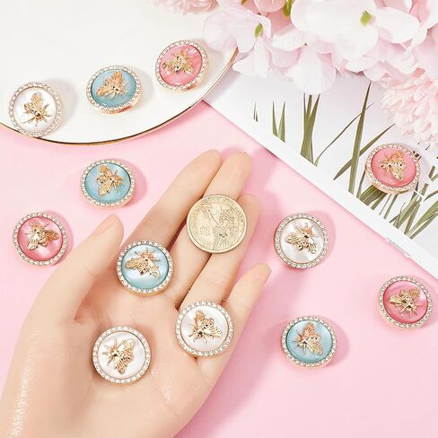 GorgeCraft 12pcs زر الراين المعدني 3 ألوان زر جولة ثلاثية النحل أزرار ذهبية 25 ملم مع النحل والراتينج والراتنج لبدلات السترة الرياضية سترة موحدة السحابات خياطة الحرف اليدوية in Kuwait