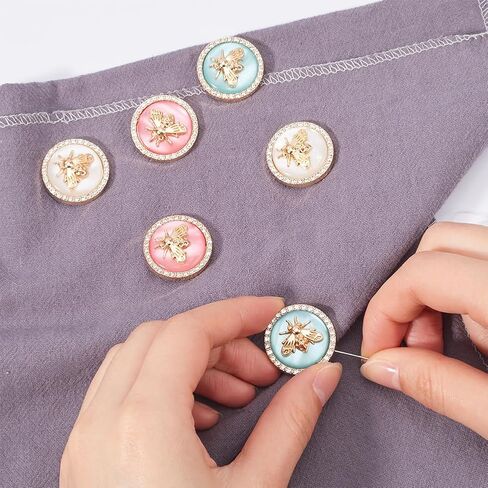 GorgeCraft 12pcs زر الراين المعدني 3 ألوان زر جولة ثلاثية النحل أزرار ذهبية 25 ملم مع النحل والراتينج والراتنج لبدلات السترة الرياضية سترة موحدة السحابات خياطة الحرف اليدوية in Kuwait