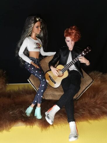 1/6 Miniature Guitar Model Dollhouse Wooden Guitar Wooden Musical Instrument with Stands Mini Guitar Ornament Children's Room Decoration Small Crafts Ornaments Home Decor (Brown) in Kuwait