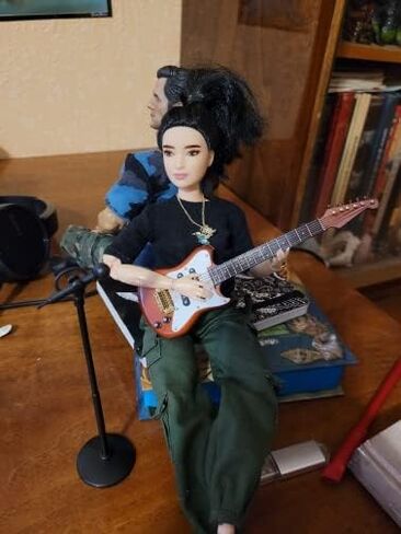 1/6 Miniature Guitar Model Dollhouse Wooden Guitar Wooden Musical Instrument with Stands Mini Guitar Ornament Children's Room Decoration Small Crafts Ornaments Home Decor (Brown) in Kuwait