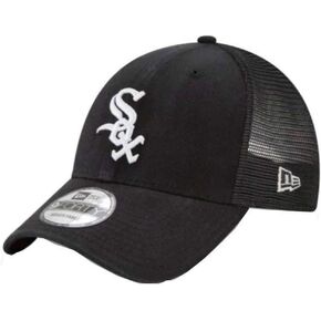 قبعة New Era Chicago White Sox Trucker 9FORTY قابلة للتعديل باللون الأسود