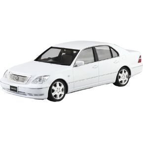 Aoshima Toyota UCF31 Celsior ’05 1:24 Model Kit