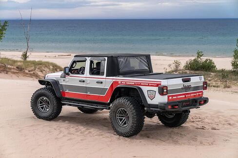 RAMPAGE PRODUCTS California Brief Sun Top | Black Diamond Color | 90535 | Fits 2020 - 2024 Jeep Gladiator JT in Saudi Arabia