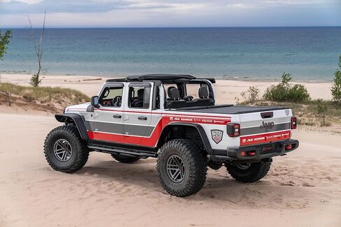 RAMPAGE PRODUCTS California Brief Sun Top | Black Diamond Color | 90535 | Fits 2020 - 2024 Jeep Gladiator JT in Saudi Arabia