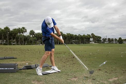 إصدار 2.0 Tour من برادلي هيوز - مساعد تدريب أرجوحة الجولف الحاصل على براءة اختراع - ملحقات PGA Tour للجولف - تحسين أرجوحة الجولف in Saudi Arabia
