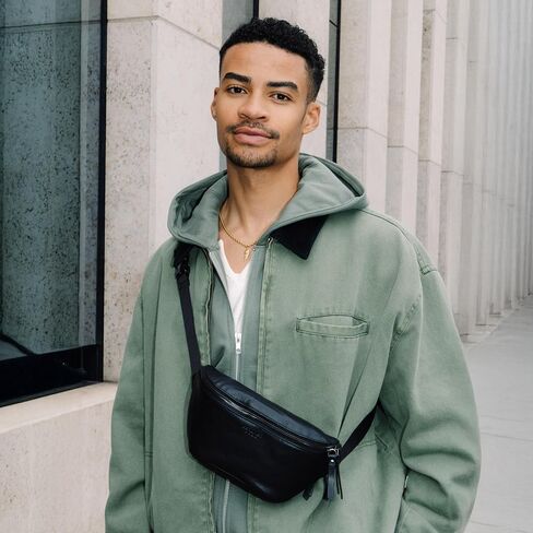 حقيبة برلينر باجز الجلدية العتيقة فاني باك نوح، حقيبة حزام كروس للرجال والنساء - بني in Kuwait