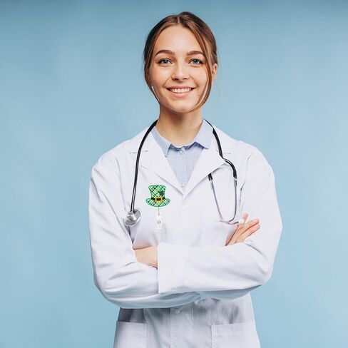 St.Patrick’s Day Lucky Clover Badge Holder,Green Glitter Badge Reel with Star Design Cute Badge Reel with Alligator Clip St.Patrick’s Day ID Name Tag Badge Holder for Nurse Teacher Office Staff in Kuwait