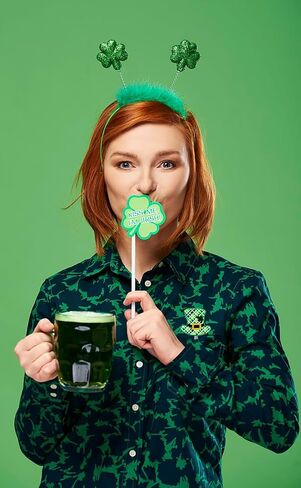 St.Patrick’s Day Lucky Clover Badge Holder,Green Glitter Badge Reel with Star Design Cute Badge Reel with Alligator Clip St.Patrick’s Day ID Name Tag Badge Holder for Nurse Teacher Office Staff in Kuwait