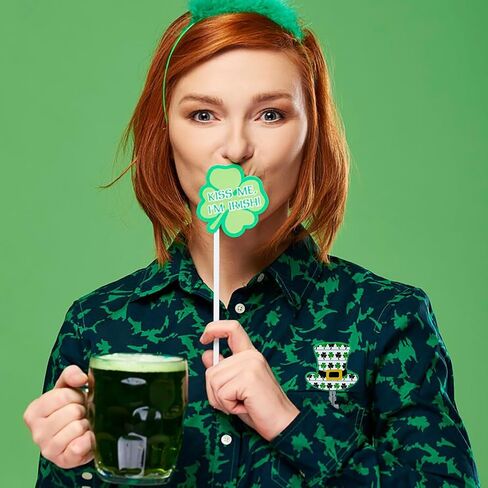 St.Patrick’s Day Lucky Clover Badge Holder,Green Glitter Badge Reel with Star Design Cute Badge Reel with Alligator Clip St.Patrick’s Day ID Name Tag Badge Holder for Nurse Teacher Office Staff in Saudi Arabia