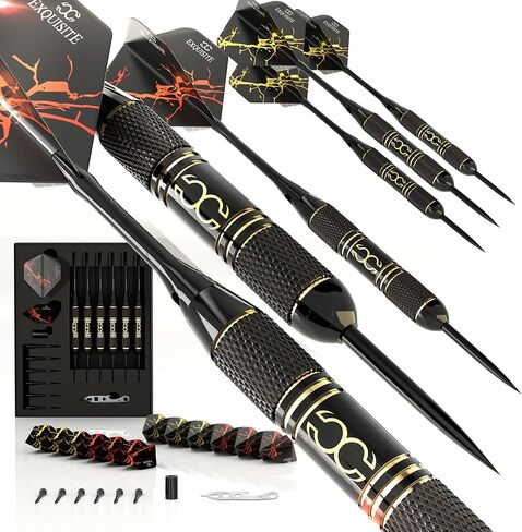 مجموعة سهام ذات أطراف فولاذية احترافية - 6 × 22 جرامًا من البراميل النحاسية مع 12 رحلة قياسية/رفيعة، 12 عمودًا من الألومنيوم 35/48 مم، 12 حلقة دائرية، أداة رمي السهام، مبراة وحقيبة (أسود وذهبي) in Kuwait
