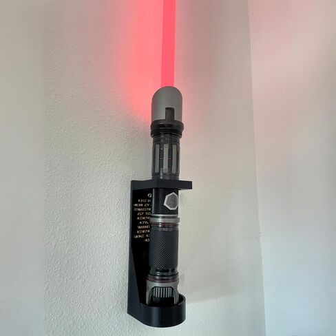 Savi's Workshop Lightsaber Wall Wall Mount ، اختر شعارًا ، لوحة خلفية نقش Aurebesh ، مجهزة ثلاثية الأبعاد ، متضمنة (شعار Order Order Black - Jedi) in Kuwait