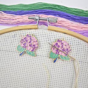 2Pcs Needle Minder for Cross Stitch, Pretty Flower Cartoon Enamel Pin,Embroidery Needlework Accessories,Gift for Cross Stitch Lover (Tulip Bouquet)