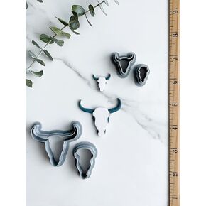 قواطع ملفات تعريف الارتباط البوليمرية - Clayful Co Bessie Cow Skull Combo Combo Pack مجموعة من 4 - قاطع بلاستيكي لأشكال المجوهرات وأشكال القرط