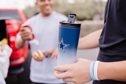 Simple Modern Officially Licensed NFL Tumbler with Straw and Flip Lid Insulated Stainless Steel Ombre Travel Mug | Classic Collection | 24oz in Saudi Arabia
