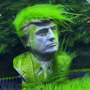 Microcement Trump Figurine Ornament for Aquatic Enthusiasts - Perfect for Fish Tanks and Plant Tanks