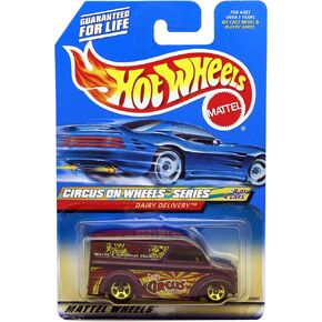 Hot Wheels 2000-028 Circus On Wheels Dairy Delivery Purple 1:64 Scale