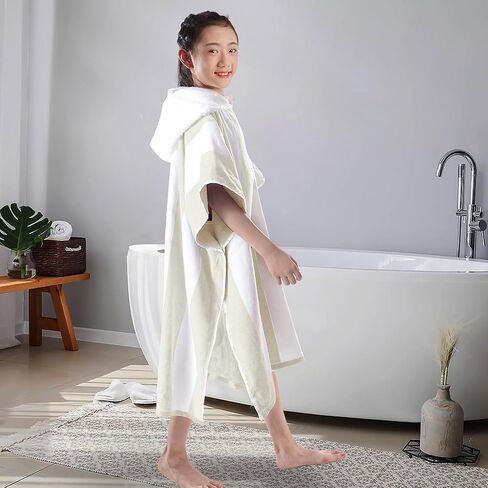 VOOVA & MOVAS منشفة الشاطئ بغطاء للرأس للأطفال الكبار | رداء منشفة بونشو كبير (8-16 سنة) مصنوع من القطن ناعم وذو قدرة على الامتصاص لحمام السباحة والسباحة والحمام، مخطط بلون أسمر كابانا in Kuwait