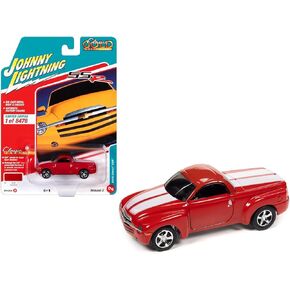 Johnny Lightning - 2005 Chevrolet SSR