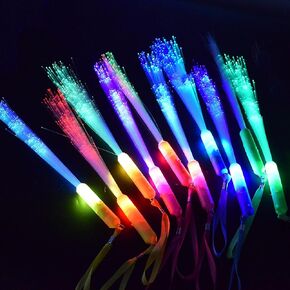 Glow Sticks Bulk ، 15 PCS LED Light Up Wands Glow العصي مع 3 أوضاع ملونة ، توهج في لوازم الحفلات المظلمة لحفل الزفاف ، الهزائم ، الحفل ، الحفلات