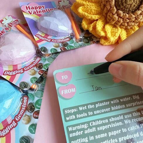 28 حزمة عيد الحب ديلز ، ومجموعات الوحل Glitter DIY على شكل قلب مع بطاقات المعايدة للفصول الدراسية المدرسية ، وتبادل حفلة عيد الحب. in Saudi Arabia