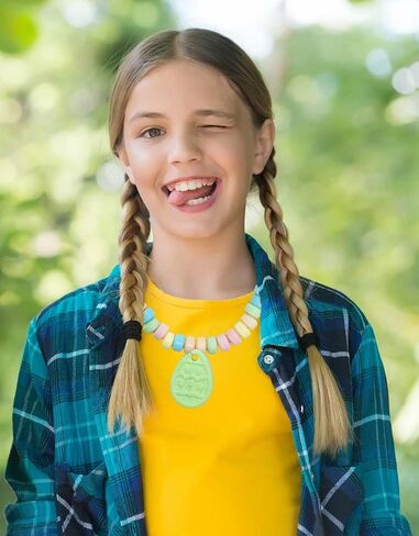 Easter Bunny Candy Necklace, Multicolor Fruit-Flavored Chewables for Party Favors in Kuwait