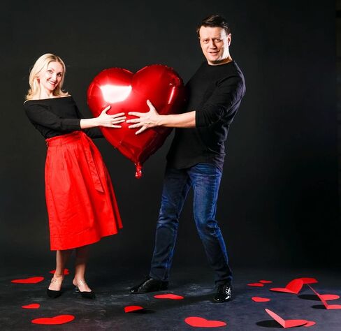 4 Pieces 32 Inches Large Heart Shaped Huge Metallic Red Foil Balloons Love Balloons for Valentine's Day Wedding Engagement Anniversary Party Favor Decorations (Rose Gold) in Saudi Arabia