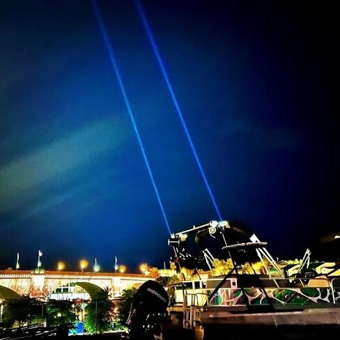 أضواء TUFF SkyTracer Spot Beam Light Pod Whip Light لحشرات الكثبان الرملية ATV UTV جنبًا إلى جنب في الهواء الطلق والزحف على الصخور والقوارب البحرية ذات 4 عجلات والشاحنات وسيارات الدفع الرباعي (مجموعة مكونة من قطعتين) 4 عدسات ملونة in Saudi Arabia