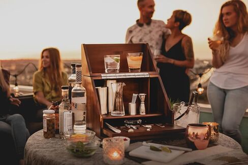 مجموعة أدوات شريط الطاولة من PICNIC TIME NFL Madison Acacia، مجموعة نادل مع حامل، مجموعة إكسسوارات البار in Saudi Arabia