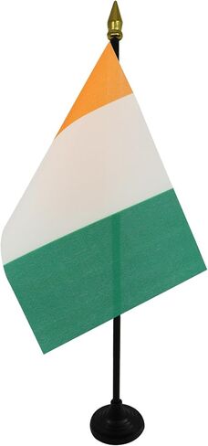 علم طاولة كينيا من AZ FLAG مقاس 10.16 سم × 15.24 سم - علم مكتب كيني 15 × 10 سم - قمة رمح ذهبية in Kuwait