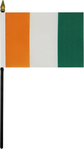 علم طاولة كينيا من AZ FLAG مقاس 10.16 سم × 15.24 سم - علم مكتب كيني 15 × 10 سم - قمة رمح ذهبية in Kuwait