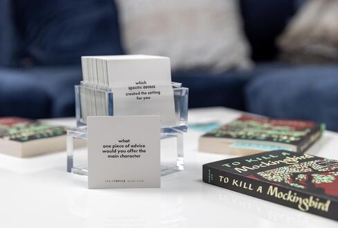 TableTopics Book Club - 135 بطاقة أسئلة مثالية لمحبي الكتب وعشاق القراءة وهدايا حفلات نادي الكتب - تتضمن أسئلة للمناقشة لأنشطة الفصل الدراسي ومناقشة الفصل الدراسي in Kuwait