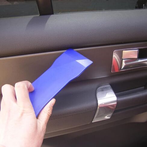 مجموعة أدوات مع فرشاة تنظيف باللون الأزرق in Kuwait