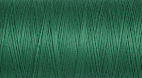 خيوط بوليستر بيضاء 250 متر/274 ياردة من Gutermann، 5.5x2.5x2.5 سم in Saudi Arabia