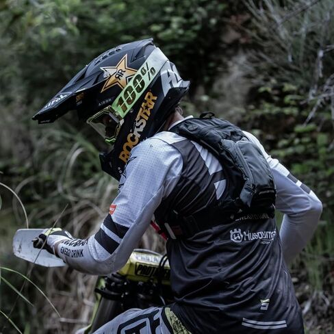 USWE Moto Hydro 4L Hydration Pack with 2.0L/ 70oz Water Bladder, a High End, Bounce Free Backpack for Enduro and Off-Road Motorcycle, Black Grey in Kuwait