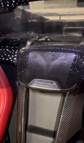 2020+ C8 Corvette من ألياف الكربون لوحدة التحكم العلوية بشعار مضخم الصوت العلوي وغطاء مكبر الصوت من ألياف الكربون الحقيقية عالي اللمعان يناسب 2020 2021 2022 2023 2024 من الجيل التالي من الكربون OEM (ألياف الكربون) in Kuwait