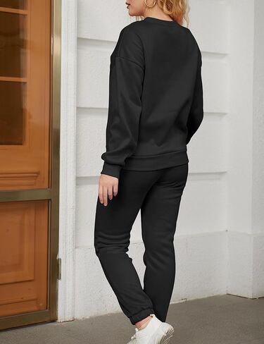 أطقم ملابس نسائية مكونة من قطعتين وأكمام طويلة وياقة دائرية وسويت شيرت وسروال رياضي وبدلة رياضية in Kuwait