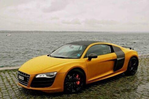 لفافة فينيل للسيارة من VViViViViViD باللون الذهبي غير اللامع مقاس 60 بوصة × 3 أقدام مع إصدار هوائي 3MIL-VViViD8 in Kuwait