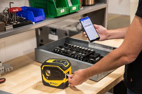 مجموعة طابعة الملصقات المحمولة Brady M410 مع برنامج معرف المنتج والسلك، وحقيبة الحمل، وبطارية قابلة لإعادة الشحن والشاحن، وحوامل مغناطيسية وأدوات مساعدة، 11.5 بوصة ارتفاع × 6 بوصة عرض × 3.5 بوصة ارتفاع in Saudi Arabia
