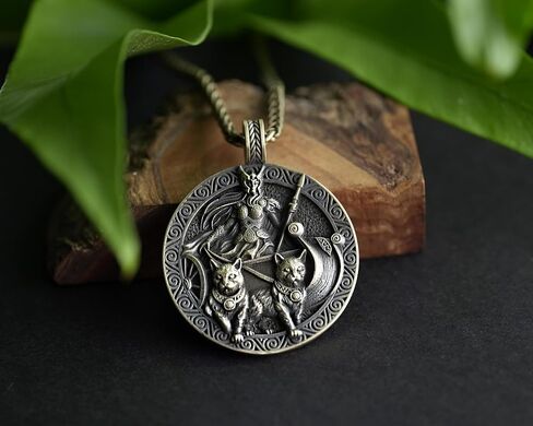 قلادة Viking Guardian Goddess Freya Valkyrie Shieldmaiden - Norse Odin Ravens Huginn Muninn - قلادة واقية مع سلسلة 22 بوصة in Saudi Arabia