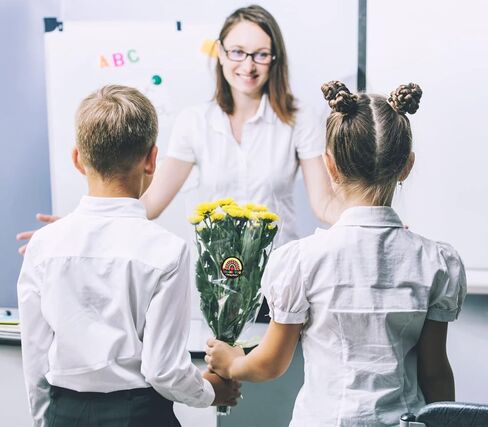 FLYAB 36Pcs Thank You Teacher Sticker Labels 1.5" Apple Teacher Appreciation Gift Tags Stickers Labels Thank You Teacher Round Stickers for Gift Wrap Box Cards Envelope Seals Party Favors Supplies in Kuwait