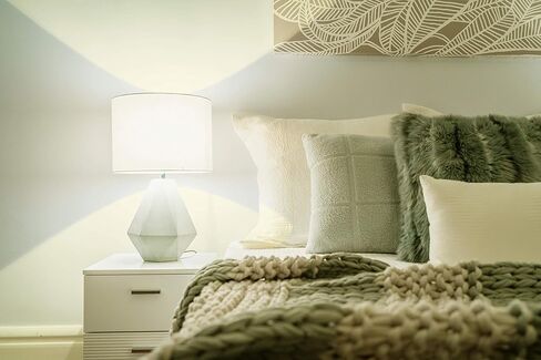 Miracle LED 9W Sleep Study Blue Light Blocking Bulb to Aid Unwinding and Relaxation for Bedtime, Amber Glow in Kuwait