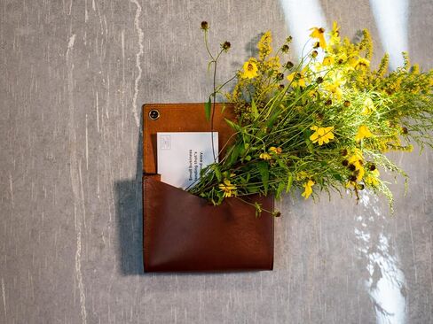 منظم تخزين معلق من الجلد الناعم مثبت على الحائط، فارز بريد، حامل رسائل، رف مفاتيح للمدخل، غرفة النوم، المكتب المنزلي، غرفة النوم (كستنائي) in Kuwait